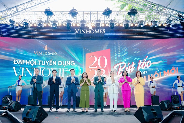 Đại hội tuyển dụng Vinhomes: 10.000 cơ hội việc làm, thu hút 5.000 ứng viên - Ảnh 1.