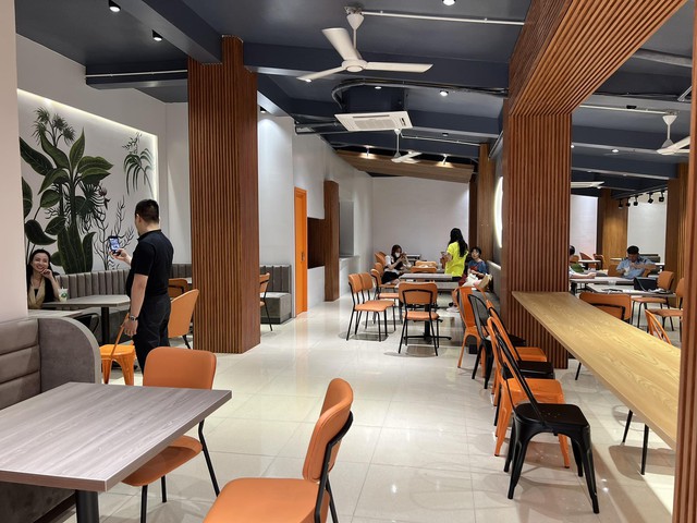 Lộ diện căng tin giảng đường một trường đại học có tổ hợp ẩm thực cao cấp như khu nghỉ dưỡng - Ảnh 3.