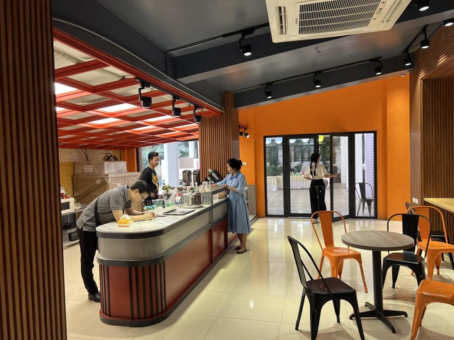 Lộ diện căng tin giảng đường một trường đại học có tổ hợp ẩm thực cao cấp như khu nghỉ dưỡng - Ảnh 5.