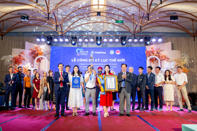 KidsPlaza vinh danh và tri ân hơn 350 nhãn hàng đồng hành trên hành trình 15 năm phát triển - Ảnh 3. KidsPlaza vinh danh và tri ân hơn 350 nhãn hàng đồng hành trên hành trình 15 năm phát triển - Ảnh 3.