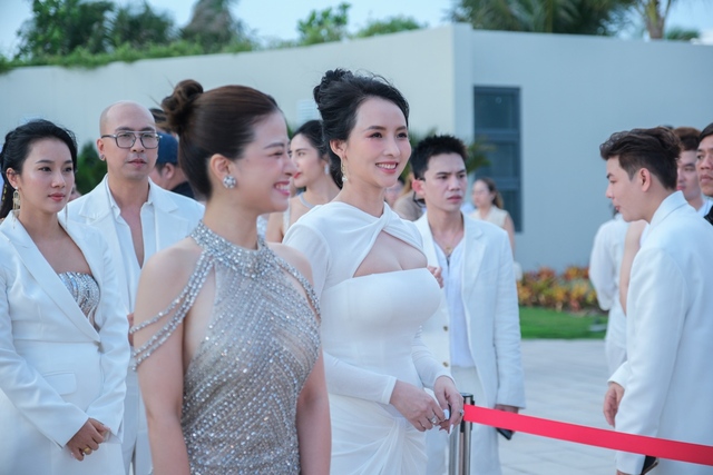 Nữ diễn viên Lucy Như Thảo xuất hiện nổi bật tại show thời trang của NTK Đỗ Long - Ảnh 6.