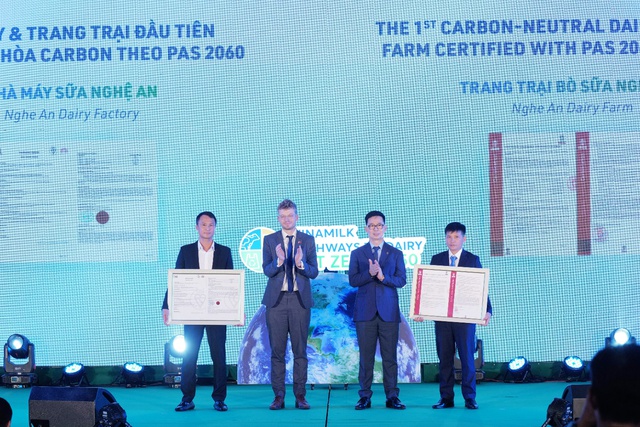 Vinamilk là công ty sữa tiên phong tại Việt Nam có nhà máy và trang trại đạt chứng nhận trung hòa Carbon - Ảnh 2.