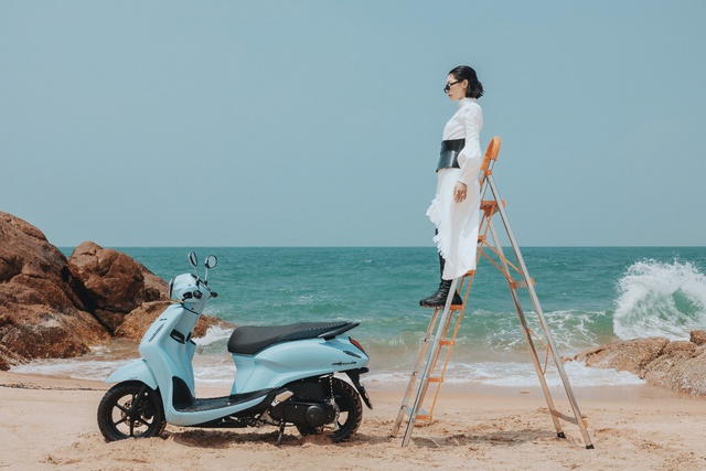 C&ugrave;ng Yamaha Grande biến h&oacute;a th&agrave;nh qu&yacute; c&ocirc; độc đ&aacute;o v&agrave; &ldquo;chất lừ&rdquo; - Ảnh 2.