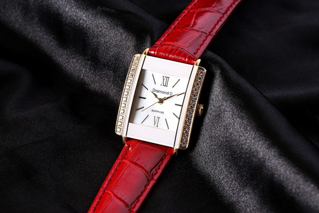 Đồng hồ nữ Diamond D giảm gi&aacute; đặc biệt số lượng giới hạn - Ảnh 1.