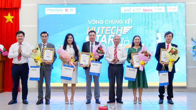 Sinh vi&ecirc;n g&acirc;y ấn tượng mạnh với dự &aacute;n tuyển dụng, gi&agrave;nh ng&ocirc;i Qu&aacute;n qu&acirc;n HUTECH Startup Wings 2023 - Ảnh 3.