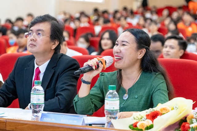 Sinh vi&ecirc;n g&acirc;y ấn tượng mạnh với dự &aacute;n tuyển dụng, gi&agrave;nh ng&ocirc;i Qu&aacute;n qu&acirc;n HUTECH Startup Wings 2023 - Ảnh 5.