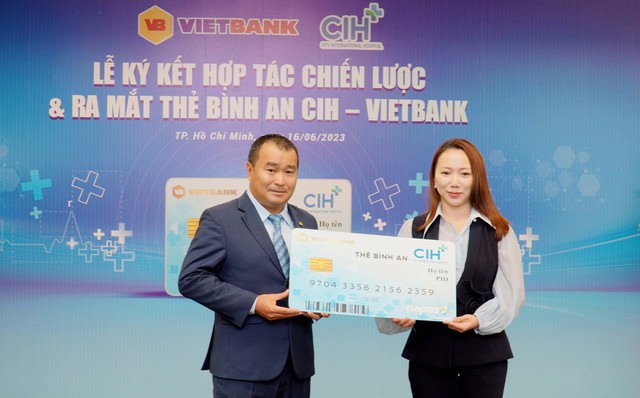 Vietbank hợp tác với bệnh viện quốc tế City ra mắt sản phẩm thẻ mới - Ảnh 1.