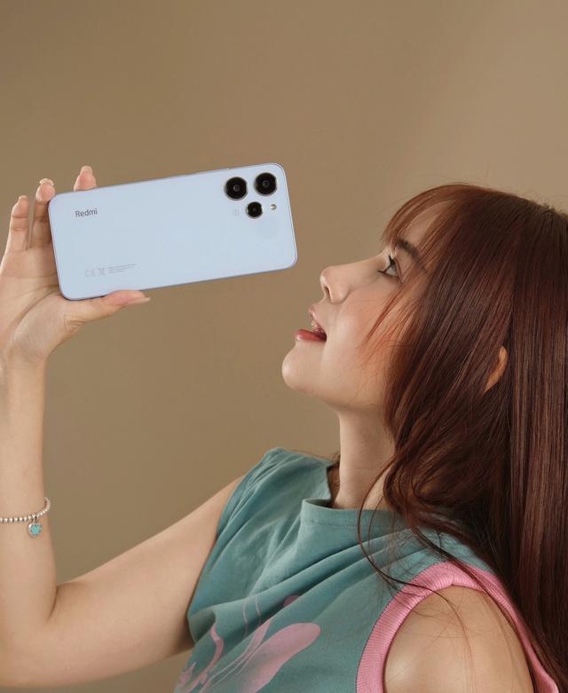 Người d&ugrave;ng bật m&iacute; l&yacute; do phải l&ograve;ng smartphone &ldquo;tốt gỗ tốt cả nước sơn&rdquo; Redmi 12 - Ảnh 3.