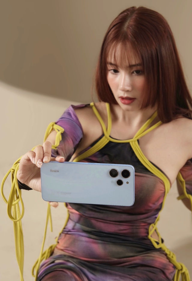 Người d&ugrave;ng bật m&iacute; l&yacute; do phải l&ograve;ng smartphone &ldquo;tốt gỗ tốt cả nước sơn&rdquo; Redmi 12 - Ảnh 5.