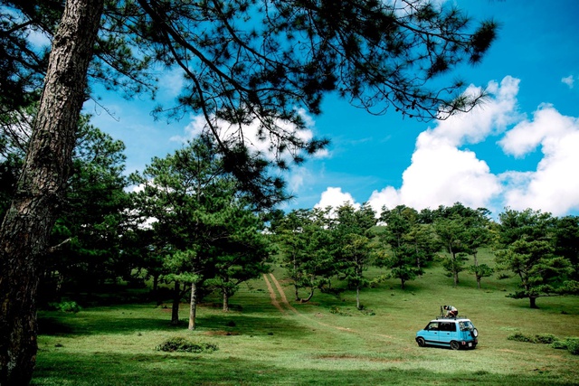 Kho&aacute;c ba l&ocirc; l&ecirc;n v&agrave; đi du lịch c&ugrave;ng AI - Ảnh 1.