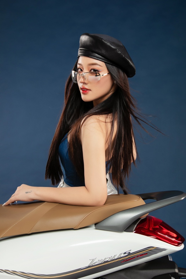 Fanny Trần, M&egrave;o Sao Hỏa m&ecirc; mẩn m&oacute;n phụ kiện si&ecirc;u hot m&ugrave;a h&egrave; n&agrave;y - Ảnh 4.