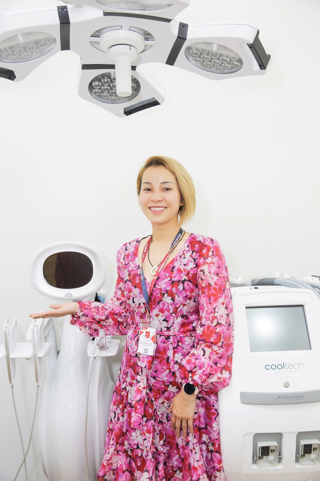 Sinh vi&ecirc;n Cao đẳng Văn Lang S&agrave;i G&ograve;n c&ugrave;ng giảng vi&ecirc;n Bảo Ch&acirc;u tham quan Halavu Clinic - Ảnh 4.