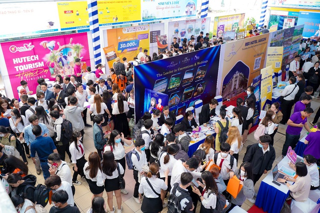 Năng động v&agrave; sẵn s&agrave;ng trải nghiệm - &ldquo;thương hiệu&rdquo; của sinh vi&ecirc;n HUTECH - Ảnh 6.