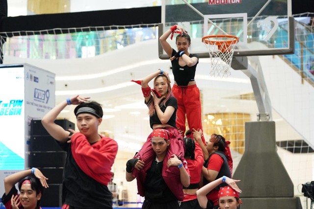 Lần đầu tiên tại Việt Nam: Giải bóng rổ 3x3 được tổ chức tại trung tâm thương mại - Ảnh 4.