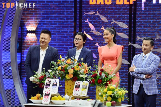 Hai Hoa hậu thử thách đầu bếp Top Chef với sản phẩm trái cây tươi chế biến - Ảnh 1.