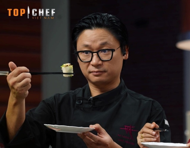 Các đầu bếp đồng lòng tạo kỷ lục, thực hiện gỏi cuốn dài hơn 3 mét tại Top Chef - Ảnh 3.