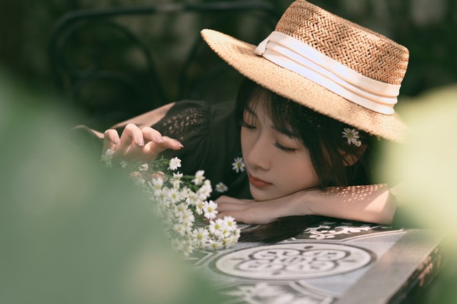 Ngắm vẻ đẹp trong veo của n&agrave;ng mẫu Việt sinh vi&ecirc;n trường ĐH FPT H&agrave; Nội - Ảnh 1.