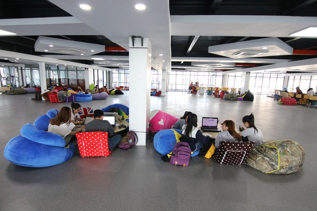 Thế hệ trẻ t&igrave;m đại học: Kh&ocirc;ng đơn giản l&agrave; giảng đường - Ảnh 11.