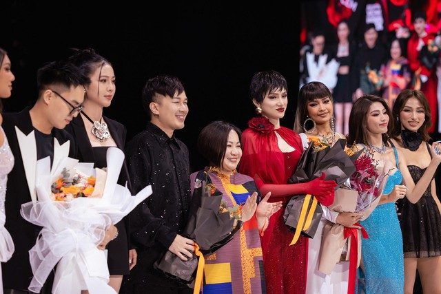 Trang Lê - người đứng sau thành công của Aquafina Vietnam International Fashion Week mùa thứ 15, viết tiếp câu chuyện thời trang bền vững - Ảnh 2.