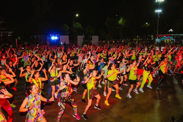 3000 người c&ugrave;ng nhau sẻ chia tinh thần thể thao kh&ocirc;ng giới hạn tại lễ hội Huế - Zumba&reg; Festival 2023 - Ảnh 11.