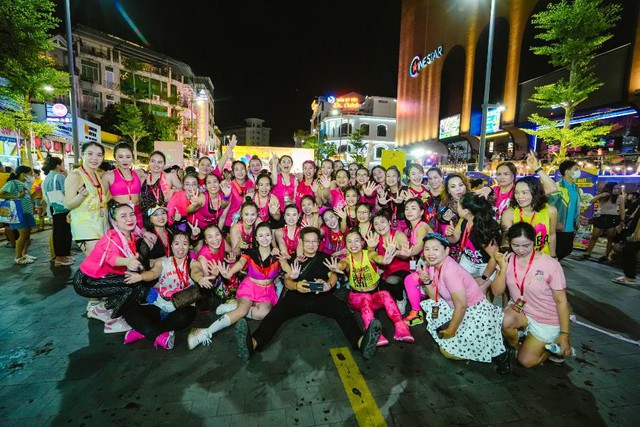 3000 người c&ugrave;ng nhau sẻ chia tinh thần thể thao kh&ocirc;ng giới hạn tại lễ hội Huế - Zumba&reg; Festival 2023 - Ảnh 10.