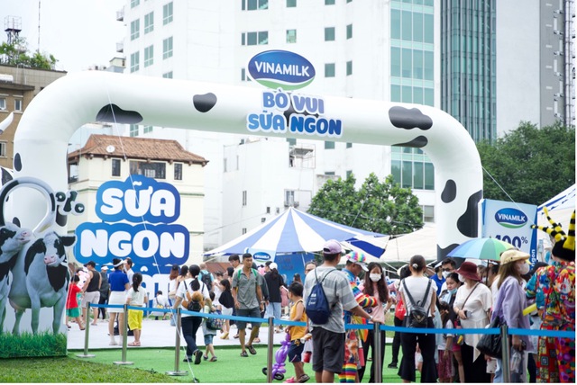 Hàng ngàn gia đình hào hứng khám phá Resort Bò sữa - Ảnh 1.