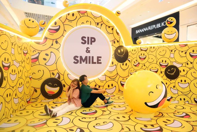 SIP & SMILE: Nhuộm màu vàng tươi cho tháng 8 sôi động tại Crescent Mall - Ảnh 1.