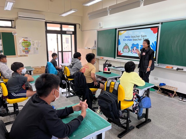 Để dễ d&agrave;ng h&ograve;a nhập khi ra nước ngo&agrave;i l&agrave;m việc, sinh vi&ecirc;n nhất định phải nhập học trường n&agrave;y - Ảnh 1.
