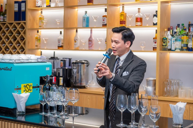 Ngắm d&agrave;n &ldquo;galaxy&rdquo; vừa đẹp vừa giỏi mang t&ecirc;n giảng vi&ecirc;n kinh tế Trường ĐH FPT - Ảnh 2.