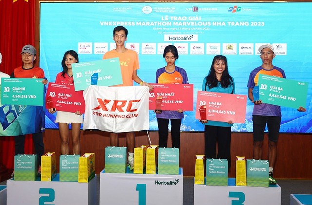 Thương hiệu Xtep đồng hành cùng các vận động viên chinh phục VnExpress Marathon Marvelous Nha Trang 2023 - Ảnh 4.