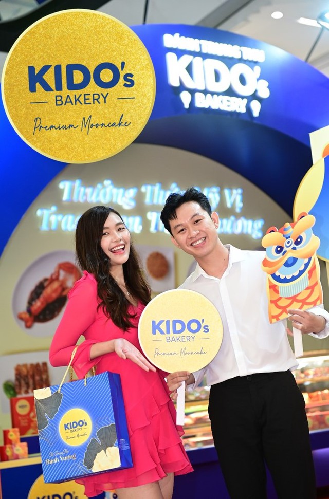 Giới trẻ rủ nhau săn l&ugrave;ng những chiếc b&aacute;nh Trung thu độc lạ, hot trend m&ugrave;a n&agrave;y - Ảnh 4.