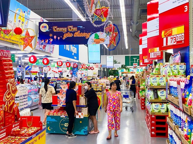 Người tiêu dùng thỏa sức mua sắm dịp lễ 2/9: Hàng loạt siêu thị khuyến mãi khủng lên đến 50% - Ảnh 2.