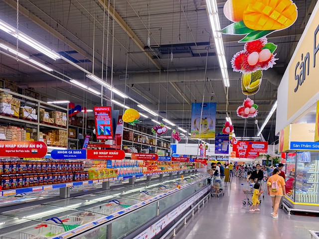 Si&ecirc;u thị tung nhiều chương tr&igrave;nh hấp dẫn, bạn đ&atilde; sắm sửa đầy đủ để tận hưởng kỳ nghỉ lễ chưa? - Ảnh 2.