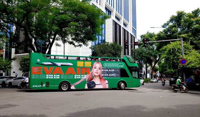 &ldquo;Th&ocirc;ng điệp vũ trụ&rdquo; từ EVA Air: Đừng ngập trong c&ocirc;ng việc nữa, x&aacute;ch vali l&ecirc;n v&agrave; bay th&ocirc;i - Ảnh 2.