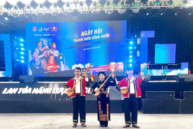 Tự h&agrave;o ng&acirc;n vang &acirc;m nhạc truyền thống tại ng&agrave;y hội Thanh ni&ecirc;n C&ocirc;ng nh&acirc;n - Lan tỏa Năng Lượng T&iacute;ch Cực - Ảnh 2.