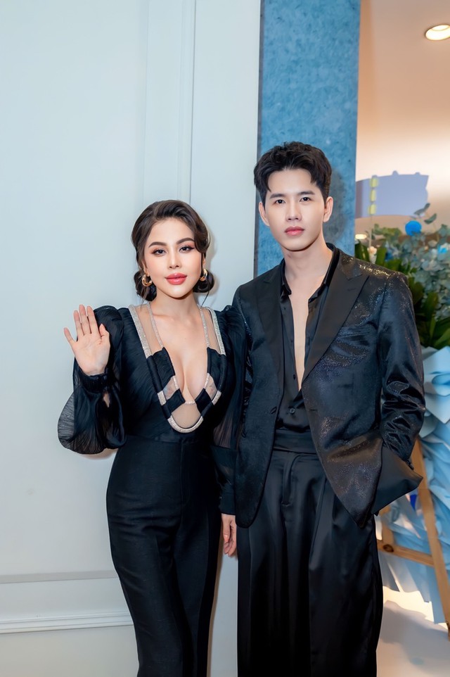 CEO Q-Talent Nguyễn Như Quỳnh lộng lẫy đến ch&uacute;c mừng Hương Giang họp b&aacute;o giới thiệu The New Mentor 2023 - Ảnh 5.