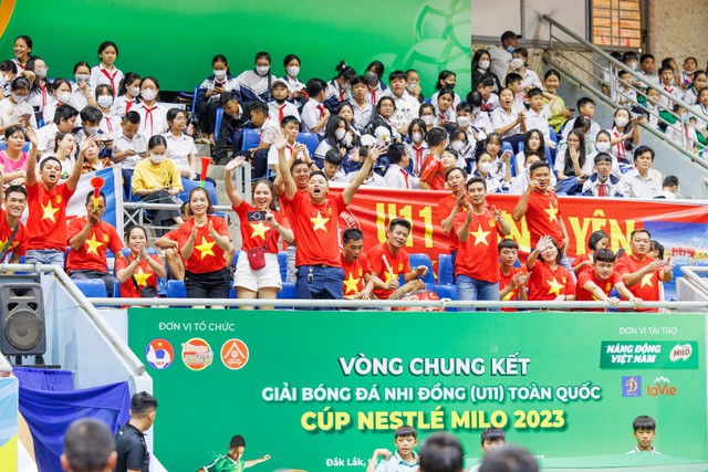 Bế mạc Giải b&oacute;ng đ&aacute; Nhi đồng (U11) to&agrave;n quốc, Nestl&eacute; MILO trao tặng 16 học bổng C&oacute; ch&iacute; th&igrave; n&ecirc;n - Ảnh 3.