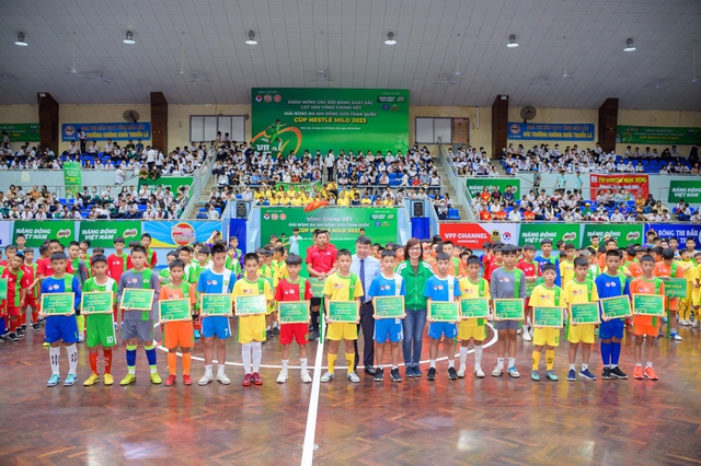 Bế mạc Giải b&oacute;ng đ&aacute; Nhi đồng (U11) to&agrave;n quốc, Nestl&eacute; MILO trao tặng 16 học bổng C&oacute; ch&iacute; th&igrave; n&ecirc;n - Ảnh 8.