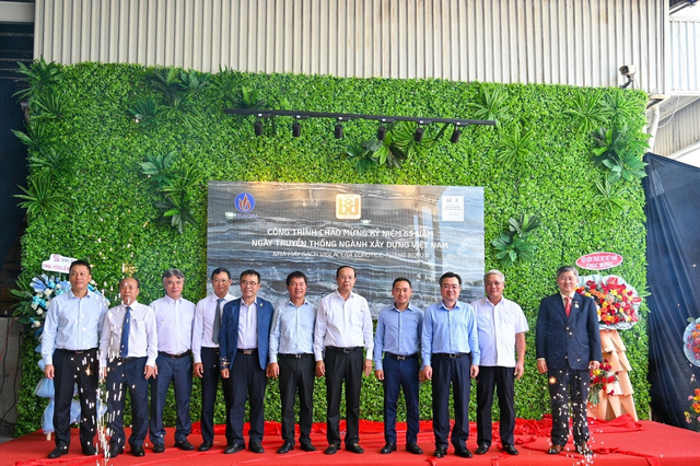 Viglacera khánh thành dây chuyền sản xuất tấm đá nung kết lớn bậc nhất Việt Nam - Ảnh 3.