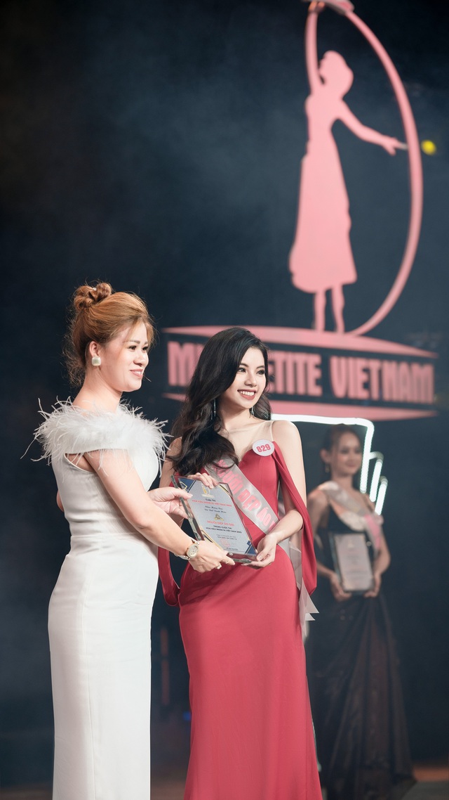 Hành trình của Người đẹp Áo dài tại Hoa hậu Nhân Ái Việt Nam 2023 - Ảnh 1.