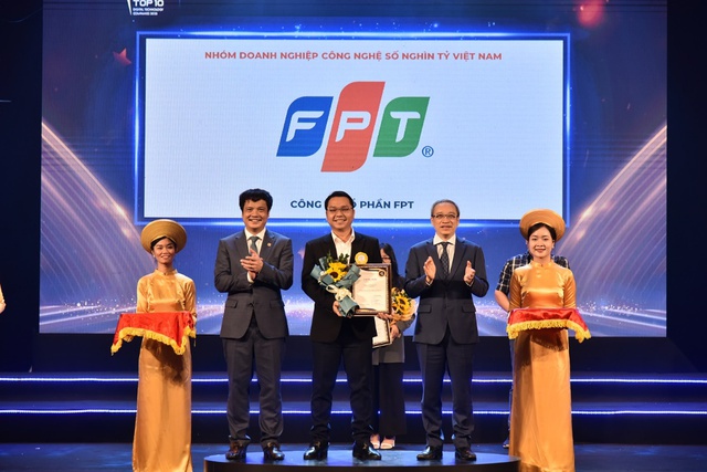 FPT một thập kỷ được vinh danh Top 10 doanh nghiệp CNTT - Ảnh 2.