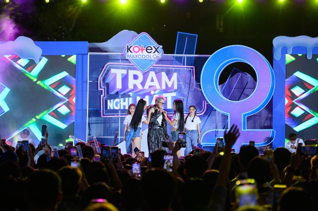 Trạm Nghỉ Mát Kotex Maxcool Sài Gòn: B Ray - Mikelodic biến sân khấu thành rap show cùng loạt hoạt động giải trí hấp dẫn - Ảnh 9.