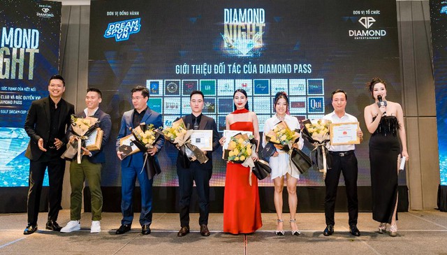 Diamond Entertainment ra mắt Diamond Club do siêu mẫu Hồ Đức Vĩnh làm chủ tịch - Ảnh 1.