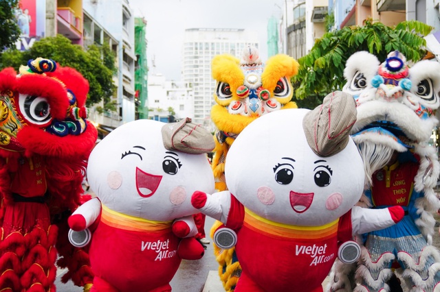 Tận hưởng m&ugrave;a Tết đo&agrave;n vi&ecirc;n c&ugrave;ng Vietjet v&agrave; m&aacute;y bay Amy khắp bốn phương - Ảnh 4.