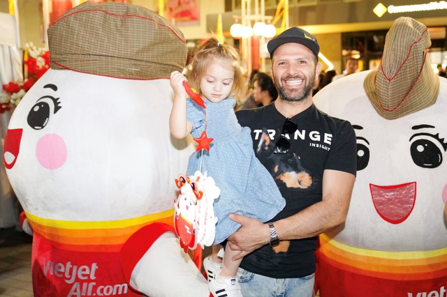 Tận hưởng m&ugrave;a Tết đo&agrave;n vi&ecirc;n c&ugrave;ng Vietjet v&agrave; m&aacute;y bay Amy khắp bốn phương - Ảnh 8.