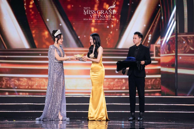 Ngọc Châu Âu đồng hành cùng Miss Grand Vietnam 2023 đi tìm chủ nhân vương miện Wings of the grand - Ảnh 1.