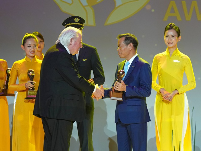Vietnam Airlines thắng lớn tại World Travel Awards - Ảnh 1.