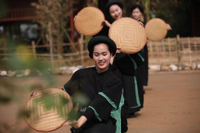 6 trải nghiệm nhất định phải thử ở Bản M&acirc;y Fansipan - Ảnh 6.