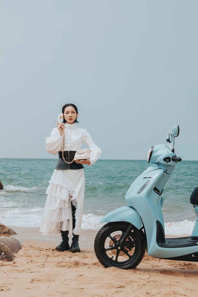 Bật m&iacute; 3 c&aacute;ch phối đồ m&agrave;u trắng kh&ocirc;ng tẻ nhạt - Ảnh 3.