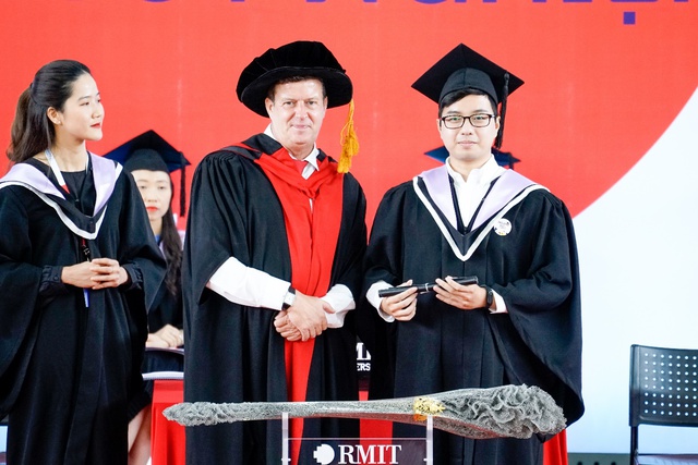 RMIT công bố quỹ học bổng 2024 kèm lời mời siêu cool: Mời bạn cùng RMIT khởi tạo thay đổi - Ảnh 2.